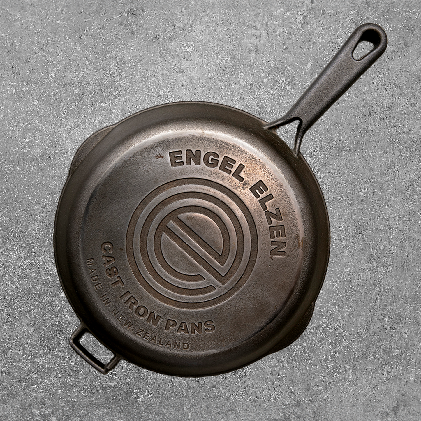 The EngelElzen Cast Iron Pan