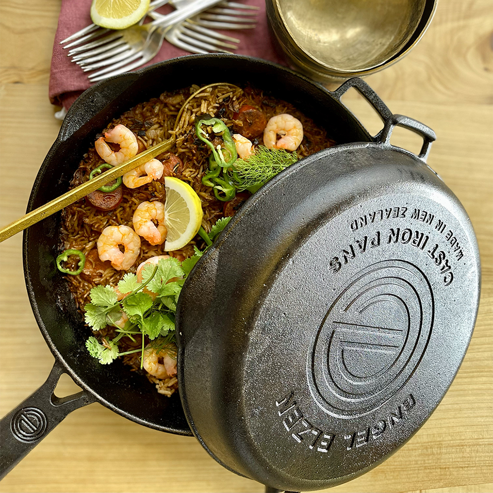 The EngelElzen Cast Iron Ribbed Skillet/Lid